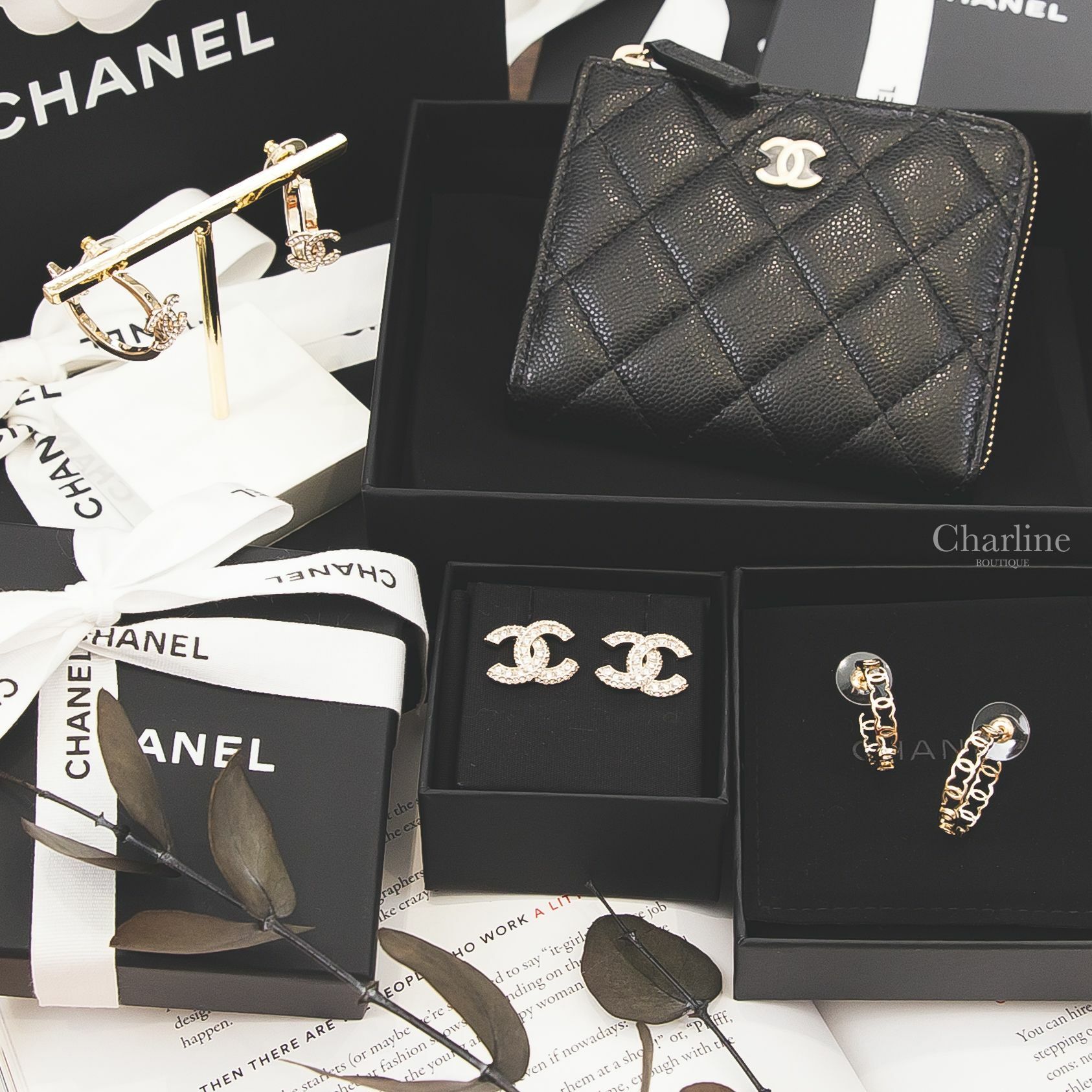 Chanel Coin Purse 黑色金CC荔枝菱格紋拉鍊方形零錢包,Chanel 金色簍空CC圈圈耳環,Chanel 金色珍珠水鑽CC耳環,Chanel 金色水鑽CC星星圈型耳環-Charline Boutique 精品代購