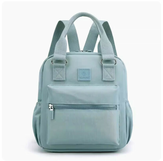 Popular mommy and baby bag, lightweight portable backpack for going out (light blue)