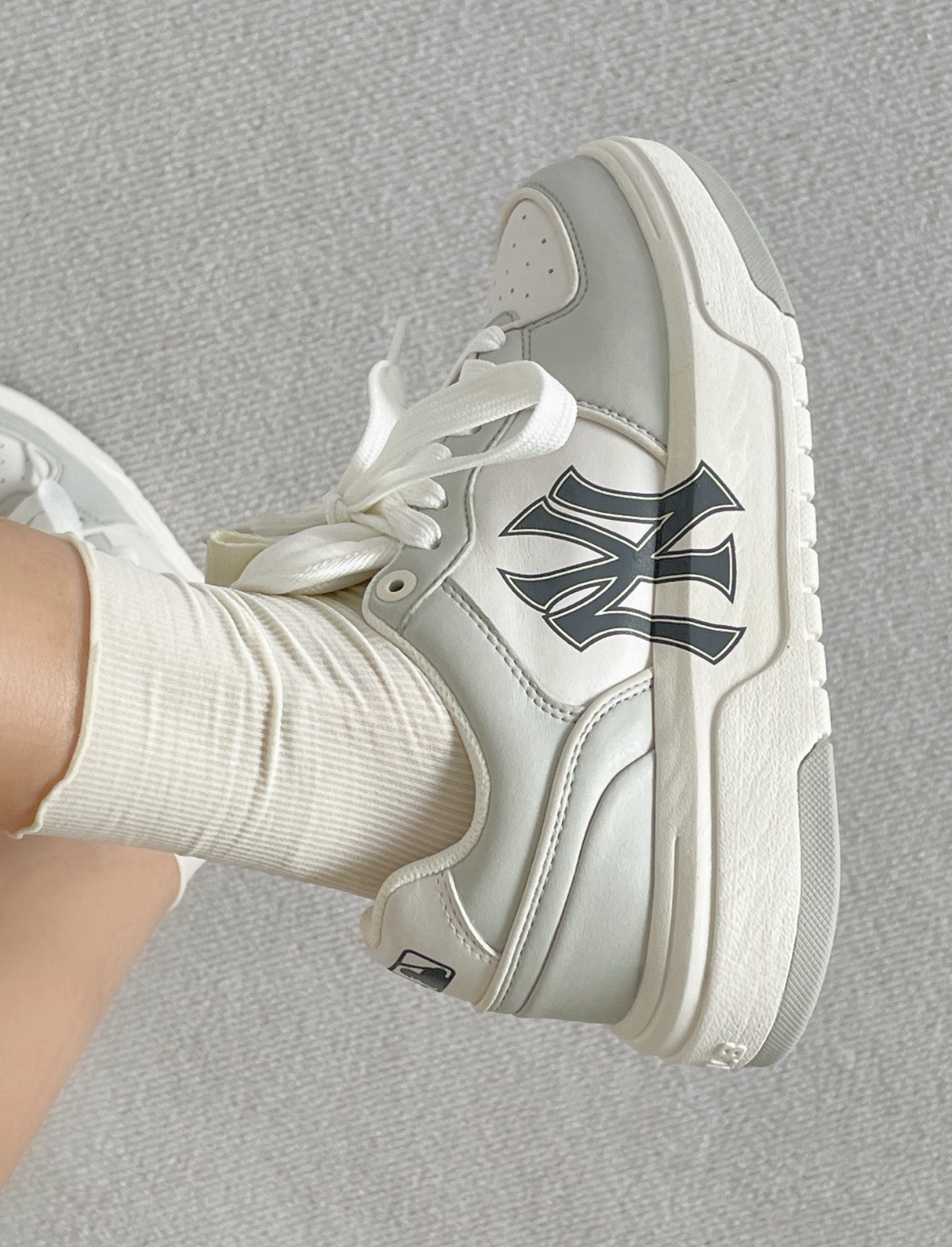 MLB Chunky Liner 紐約洋基隊 灰白色 基本款 老爹鞋 學長鞋 白色 NY/預購