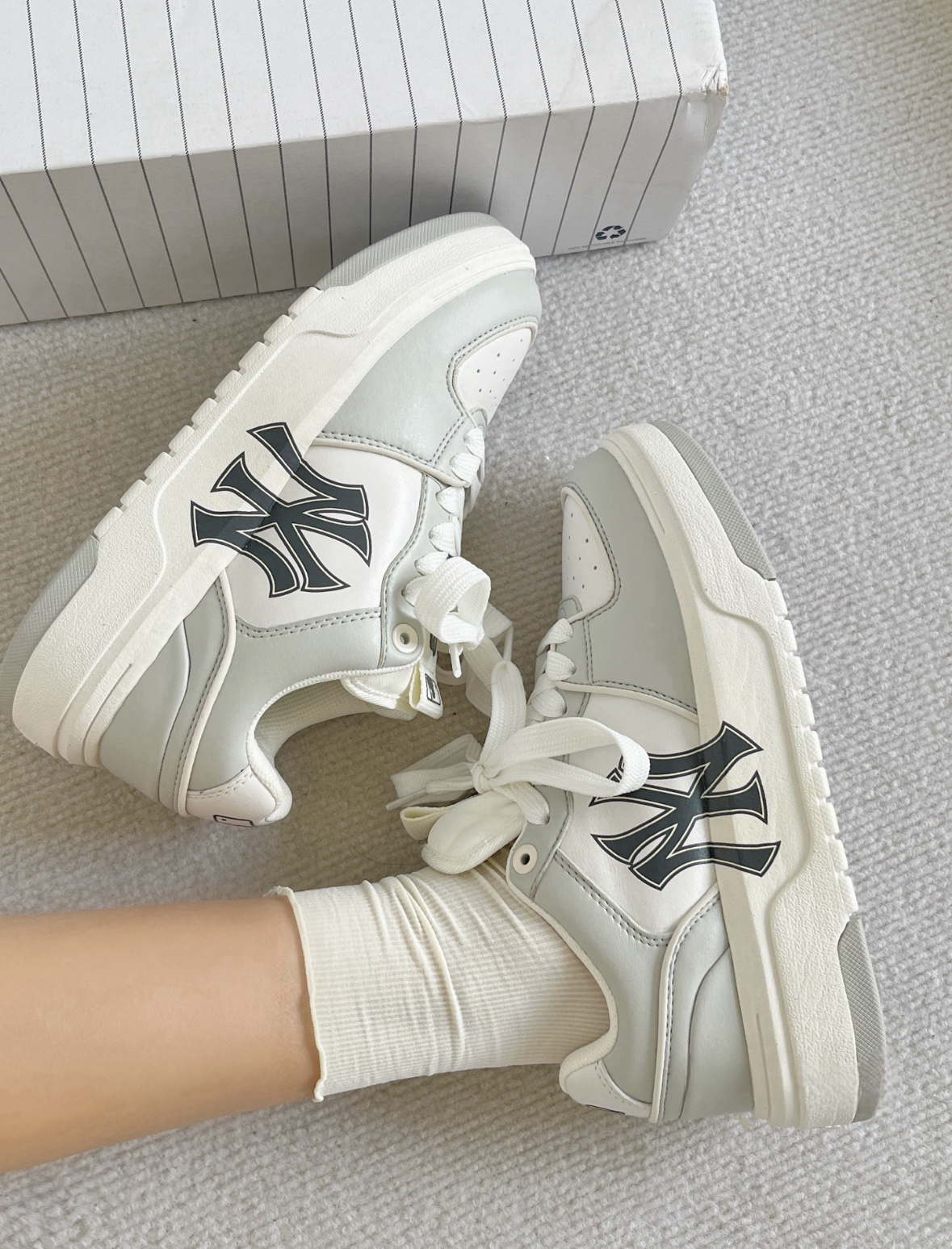 MLB Chunky Liner 紐約洋基隊 灰白色 基本款 老爹鞋 學長鞋 白色 NY/預購