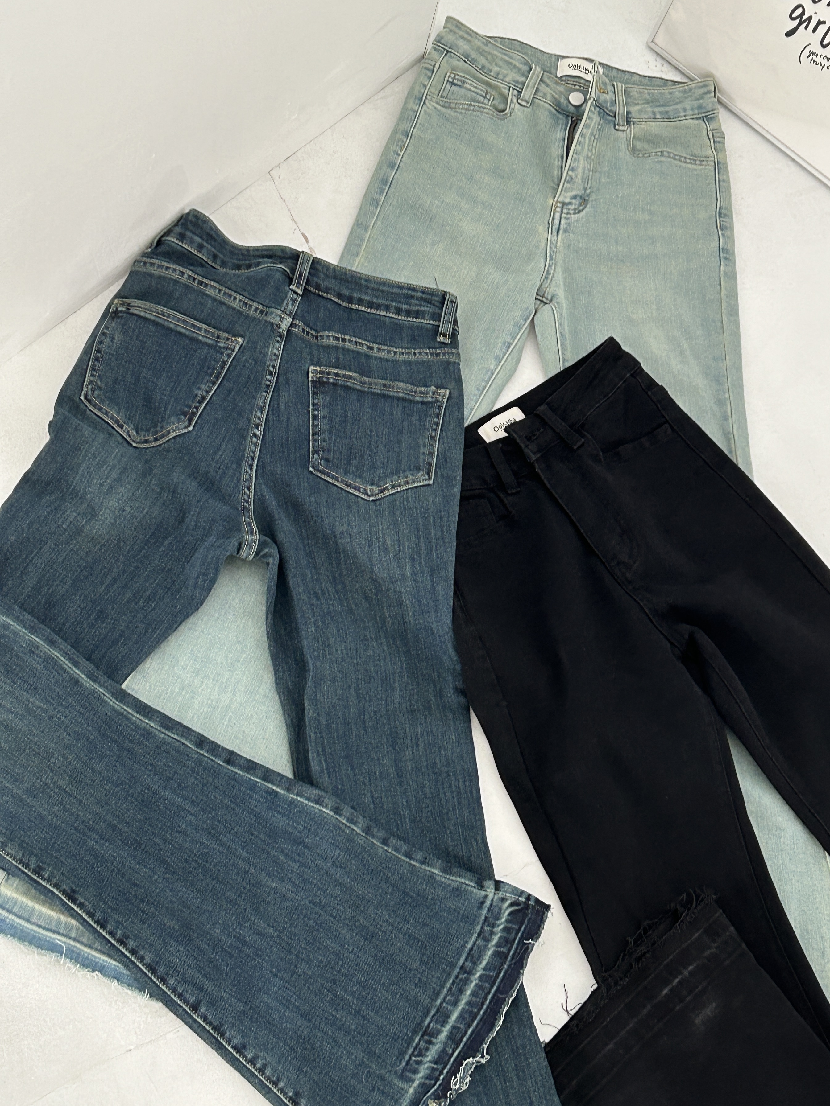 誰穿誰擁有大長腿！下鬚牛仔喇叭褲