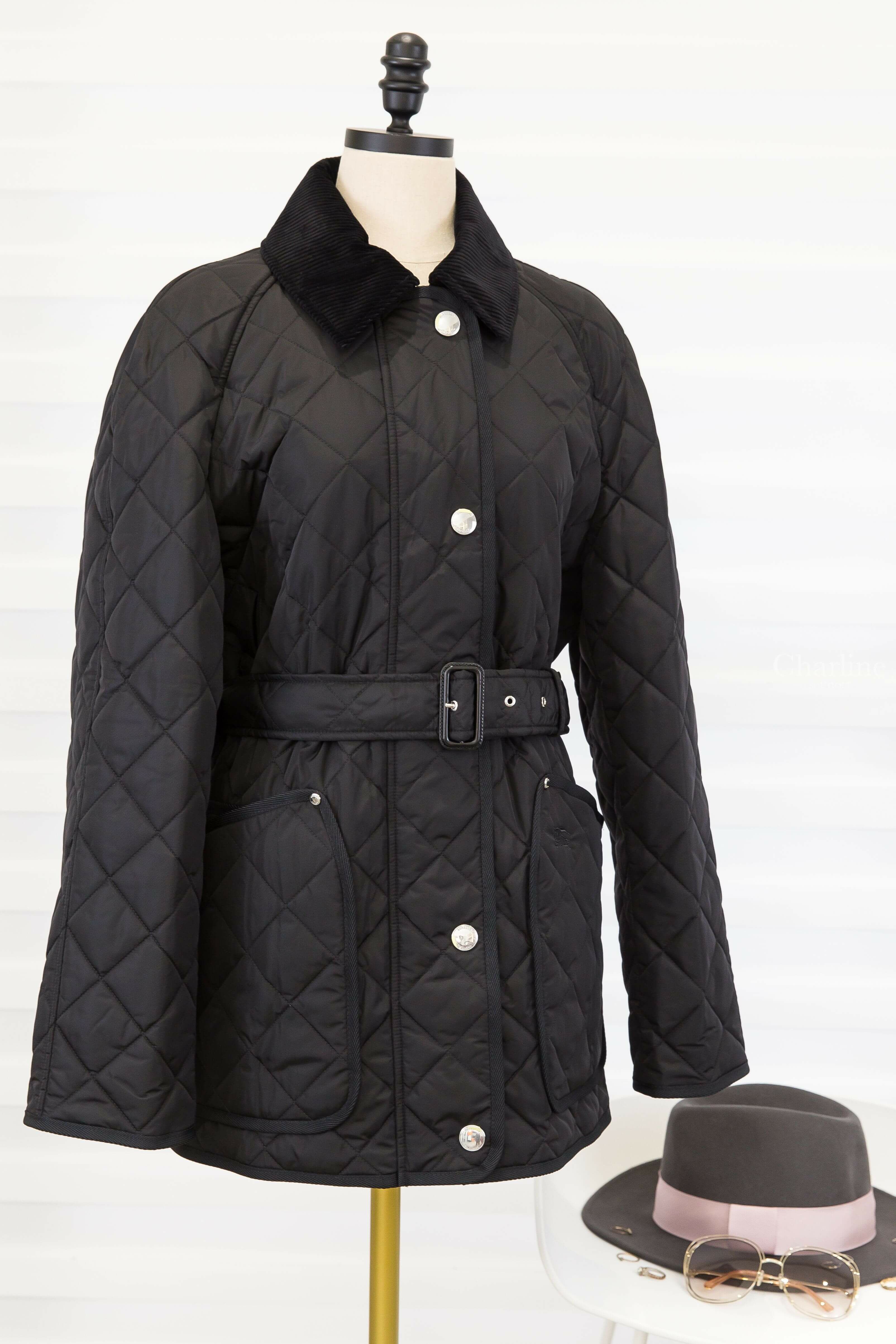 Burberry Quilted Nylon Jacket 黑色燈芯絨領無肩線絎縫溫控米色黑白紅相間條紋內裡附腰帶尼龍長袖外套-Charline Boutique 精品代購