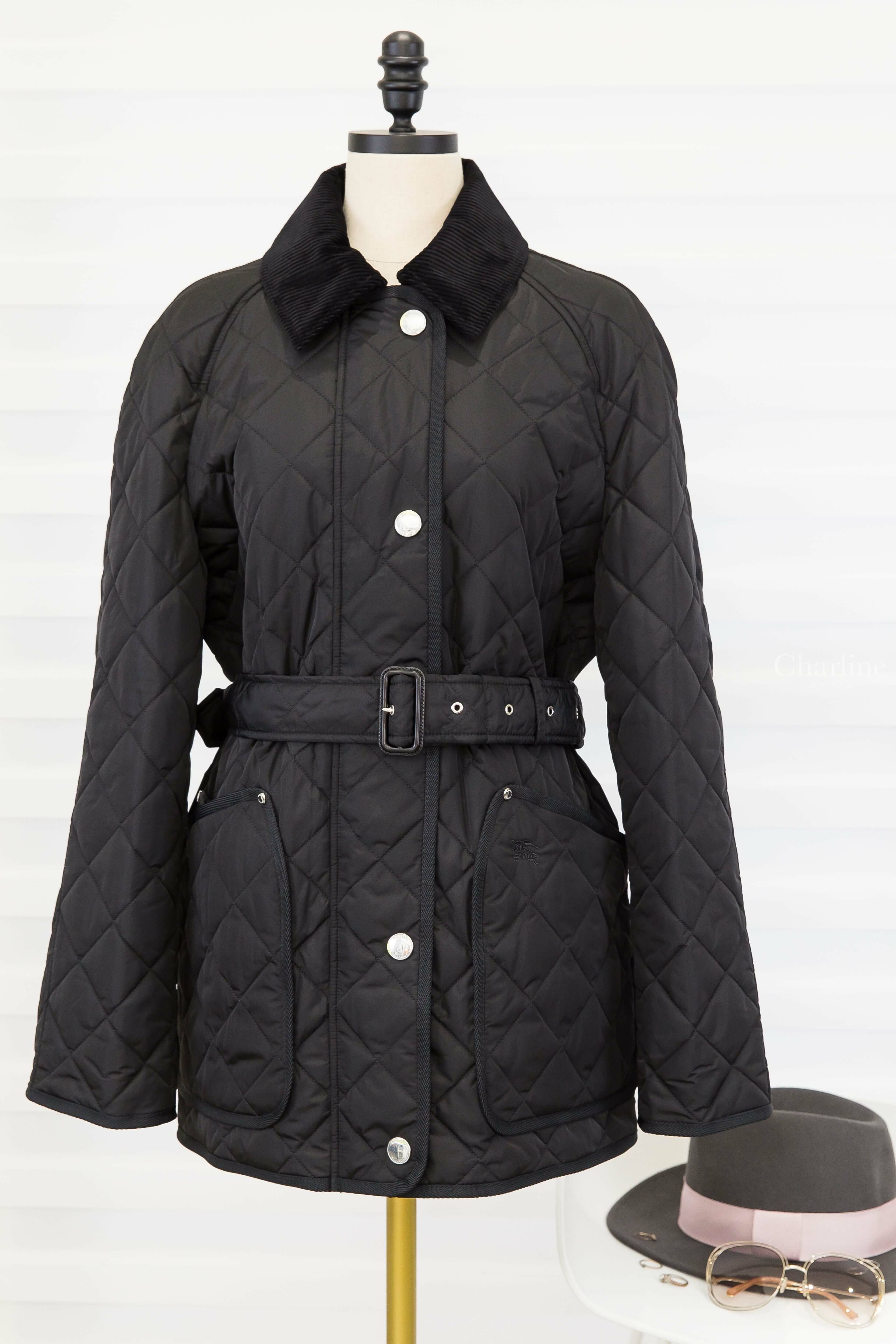 Burberry Quilted Nylon Jacket 黑色燈芯絨領無肩線絎縫溫控米色黑白紅相間條紋內裡附腰帶尼龍長袖外套-Charline Boutique 精品代購