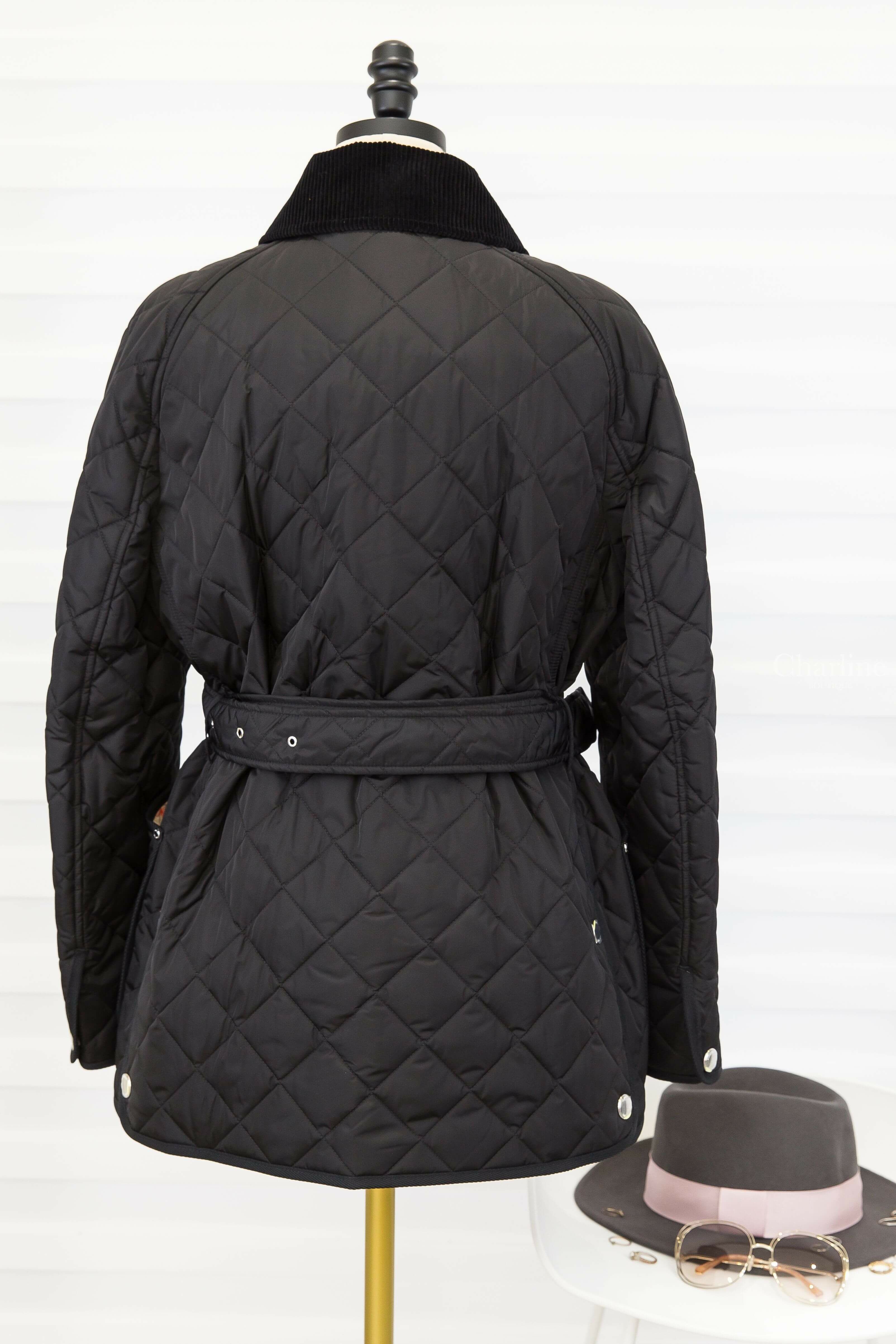 Burberry Quilted Nylon Jacket 黑色燈芯絨領無肩線絎縫溫控米色黑白紅相間條紋內裡附腰帶尼龍長袖外套-Charline Boutique 精品代購