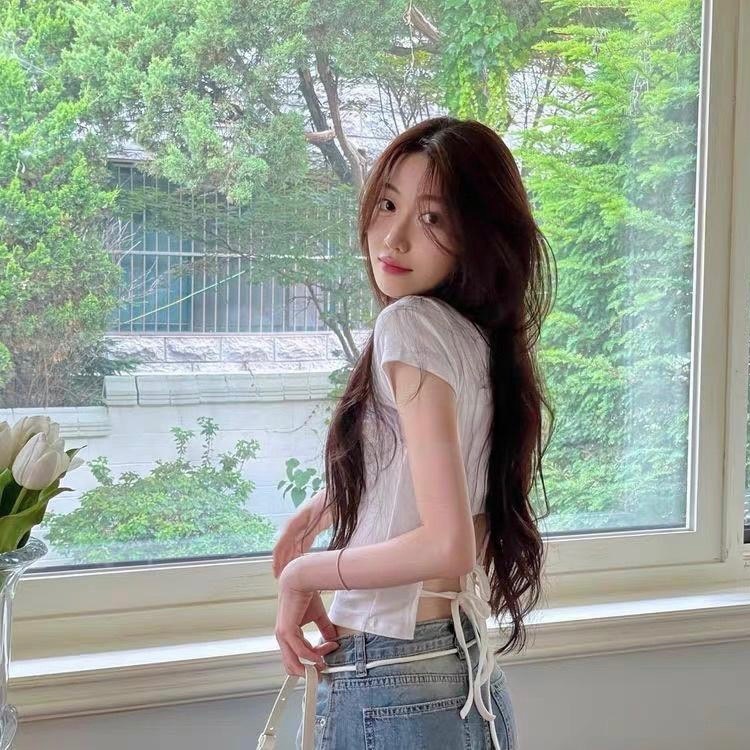 【優惠預訂】韓國露後腰純色上衣（4色）