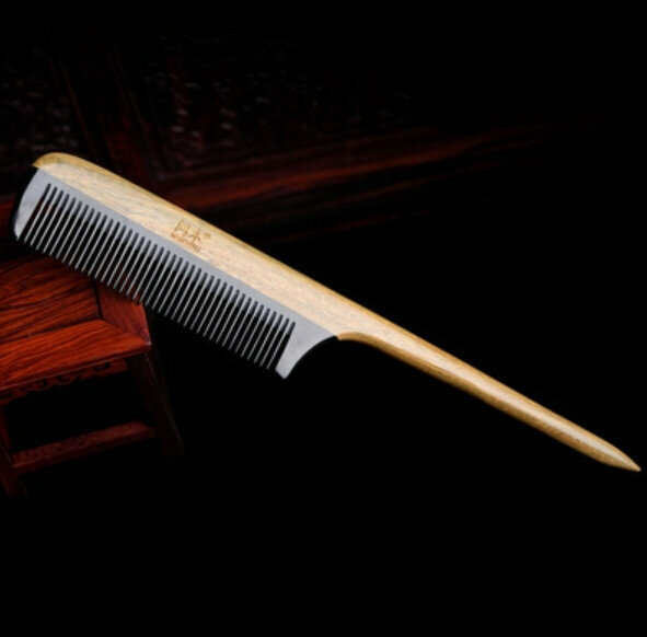 Hotly recommended green sandalwood horn pointed tail comb [horn style]
