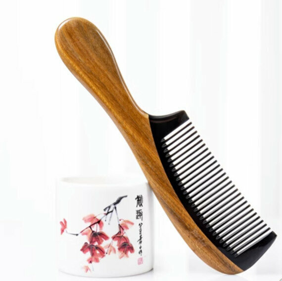 Hotly recommended green sandalwood horn long-handled comb