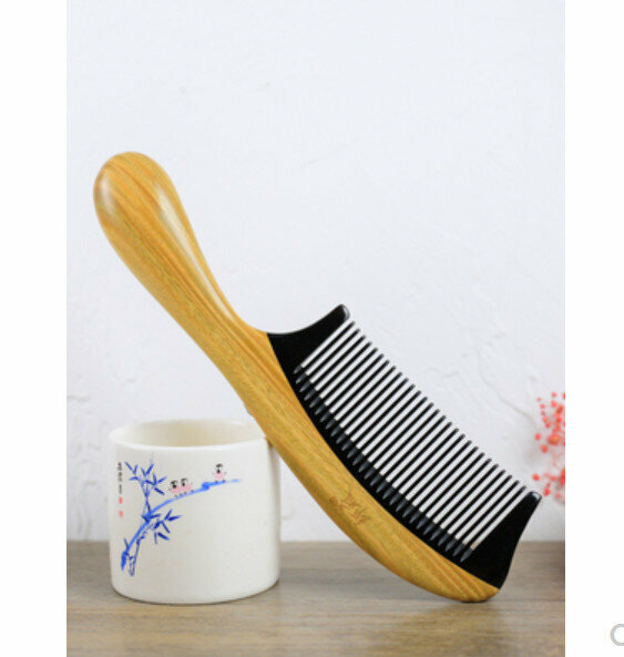 Hotly recommended green sandalwood horn comb
