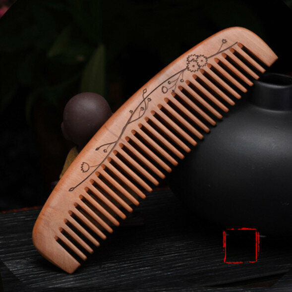 Hotly recommended old peach wood carved wood comb [wide teeth]