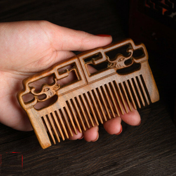 Hotly recommended green sandalwood double-sided carved wooden comb [dragon]