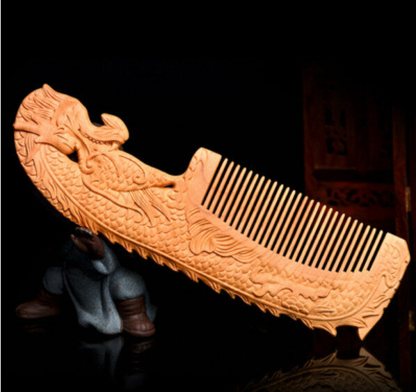Hotly recommended old peach wood carved wood comb [Dragon]