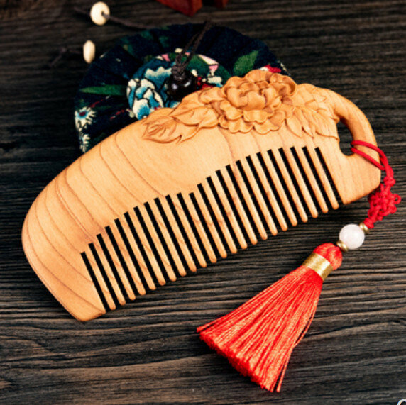 Hotly recommended old peach wood carved wood comb