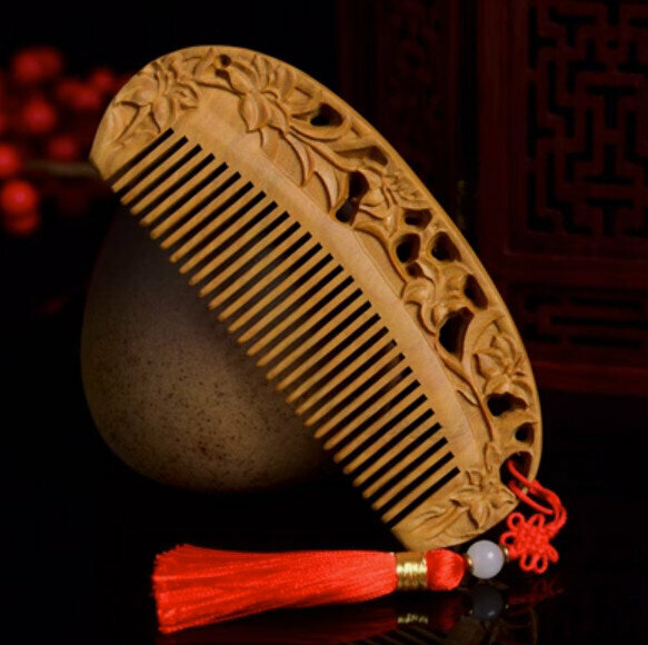 Popular green sandalwood carved wood comb