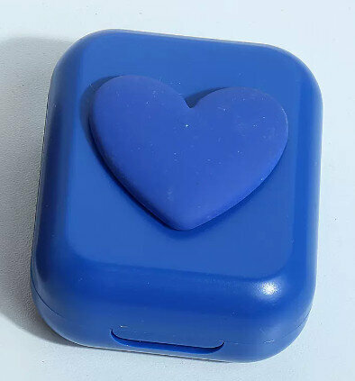 Hot selling compact and portable color contact lens three-dimensional love contact lens case for myopia (specification: as355 [blue] 1 piece)
