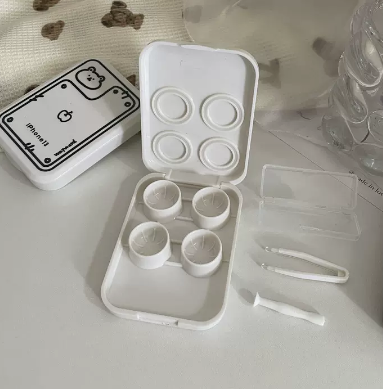 Popular transparent contact lens box for myopia without twisting the lid (Specifications: white [pack of 2] comes with 1 cartoon bear)
