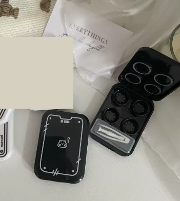 Popular transparent contact lens box for myopia without twisting the lid (Specifications: black [pack of 2] comes with 1 cartoon bear)