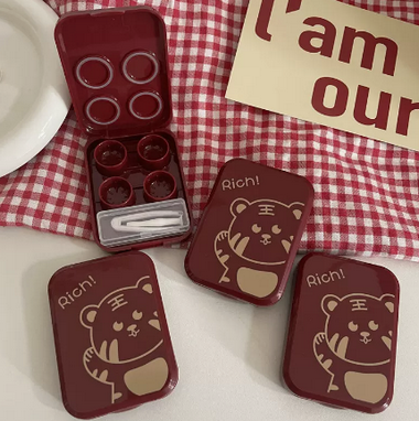 Hot style multi-pair contact lens case that does not need to be screwed on, myopia glasses and contact lenses box (specifications: red [pack of 2] comes with 1 cartoon bear)