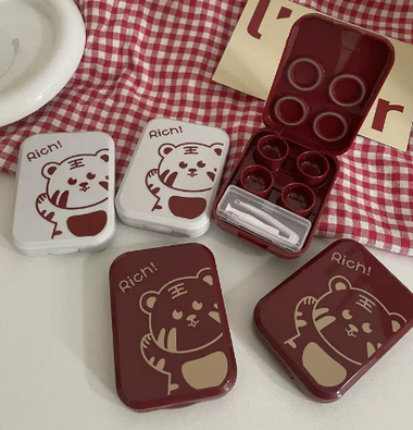 Hot style multi-pair contact lens case that does not need to be screwed in, myopia glasses and contact lenses box (specifications: white + red [one each])