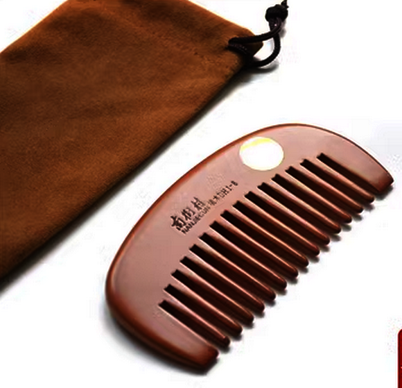 Popular small wide-tooth mahogany comb (packed in a cloth bag, about 11 cm)