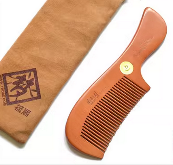 Popular large-sized mahogany comb with handle and dense teeth (packaged in cloth bag) about 18.5 cm
