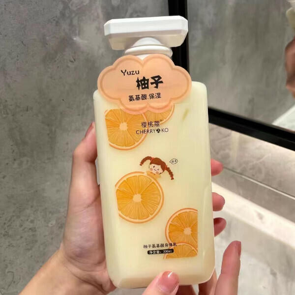 Popular peach shower gel with long-lasting fragrance, moisturizing and moisturizing, autumn and winter girls and adult shower gel, milk body lotion (grapefruit shower gel + grapefruit body lotion)