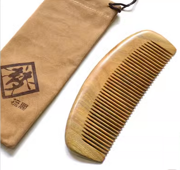 Popular natural green sandalwood comb (packaged in cloth bag) about 15.5 cm