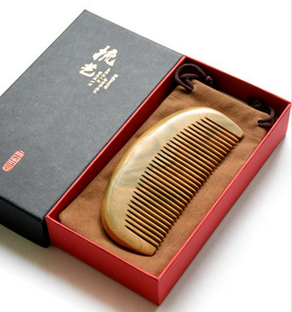 Popular green sandalwood comb (gift box + cloth bag) about 12.5 cm