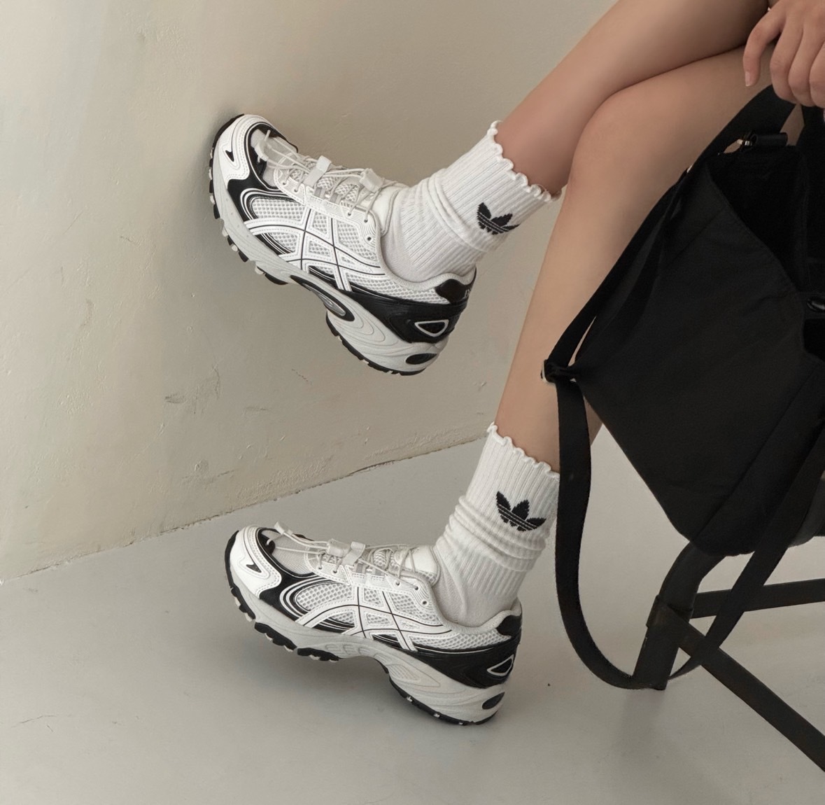 Asics Gel-Kahana TR V4 白黑色 熊貓 抽繩 復古 登山鞋 老爹鞋 1203A497-100/預購