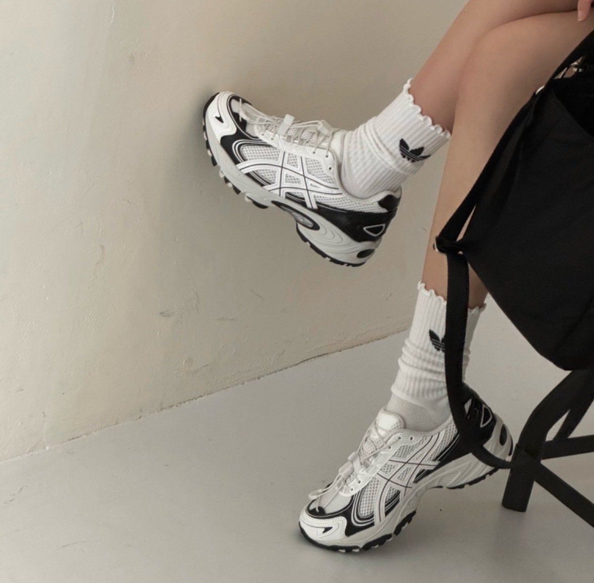 Asics Gel-Kahana TR V4 白黑色 熊貓 抽繩 復古 登山鞋 老爹鞋 1203A497-100/預購