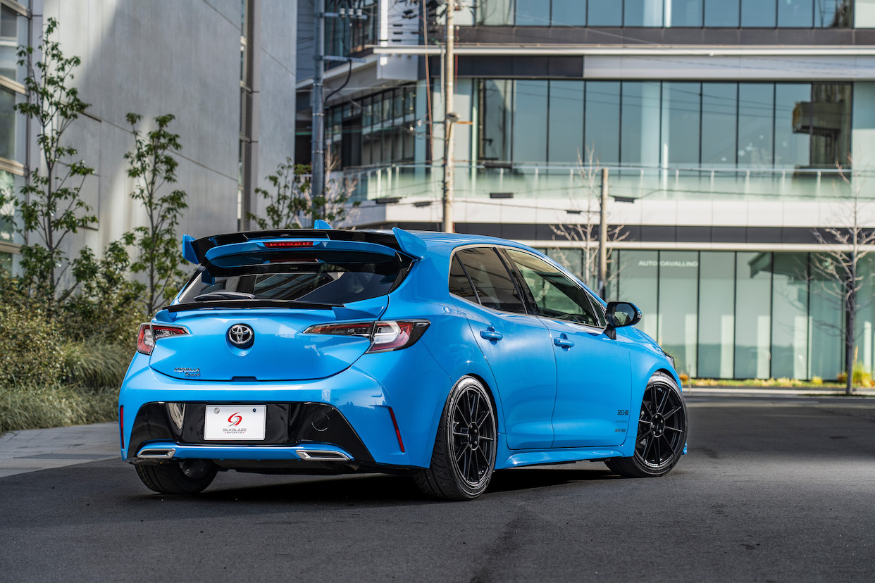 SILKBLAZE SPORTS 車頂尾翼 TOYOTA COROLLA SPORT/AURIS 2018-