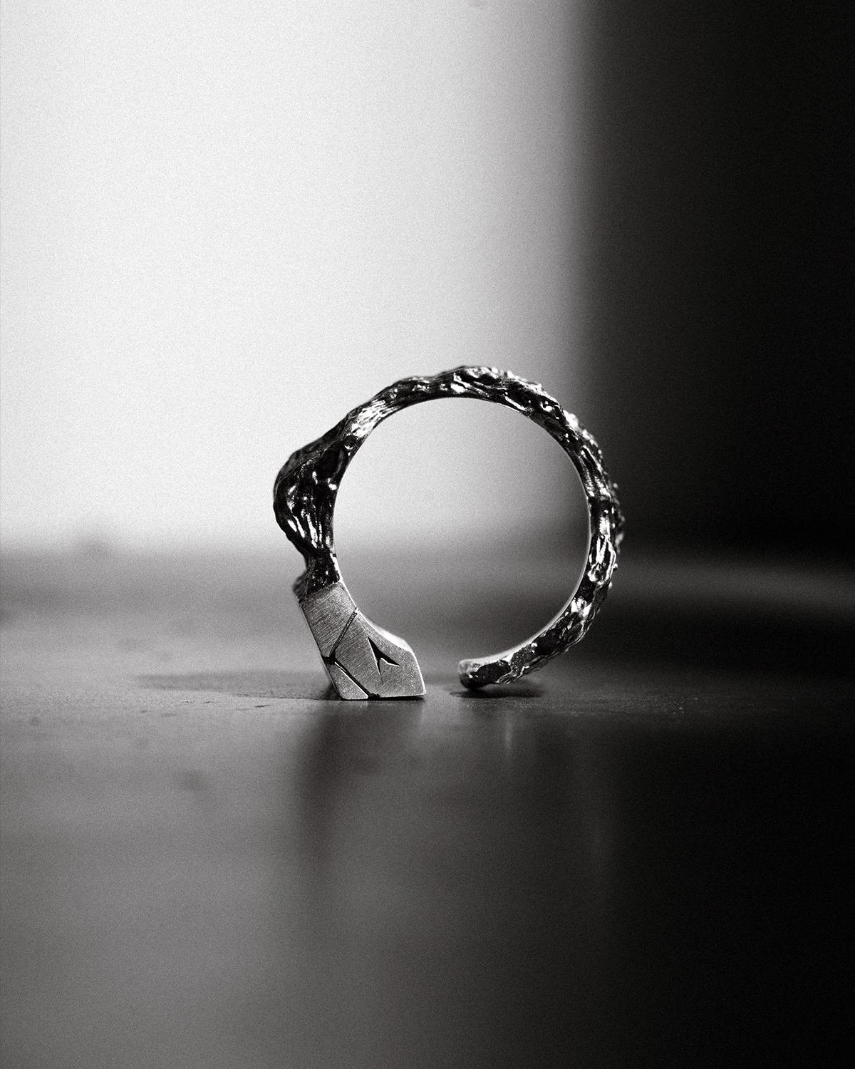 【BLUZ x LOGiS】｜R-01 聯名手工純銀戒指