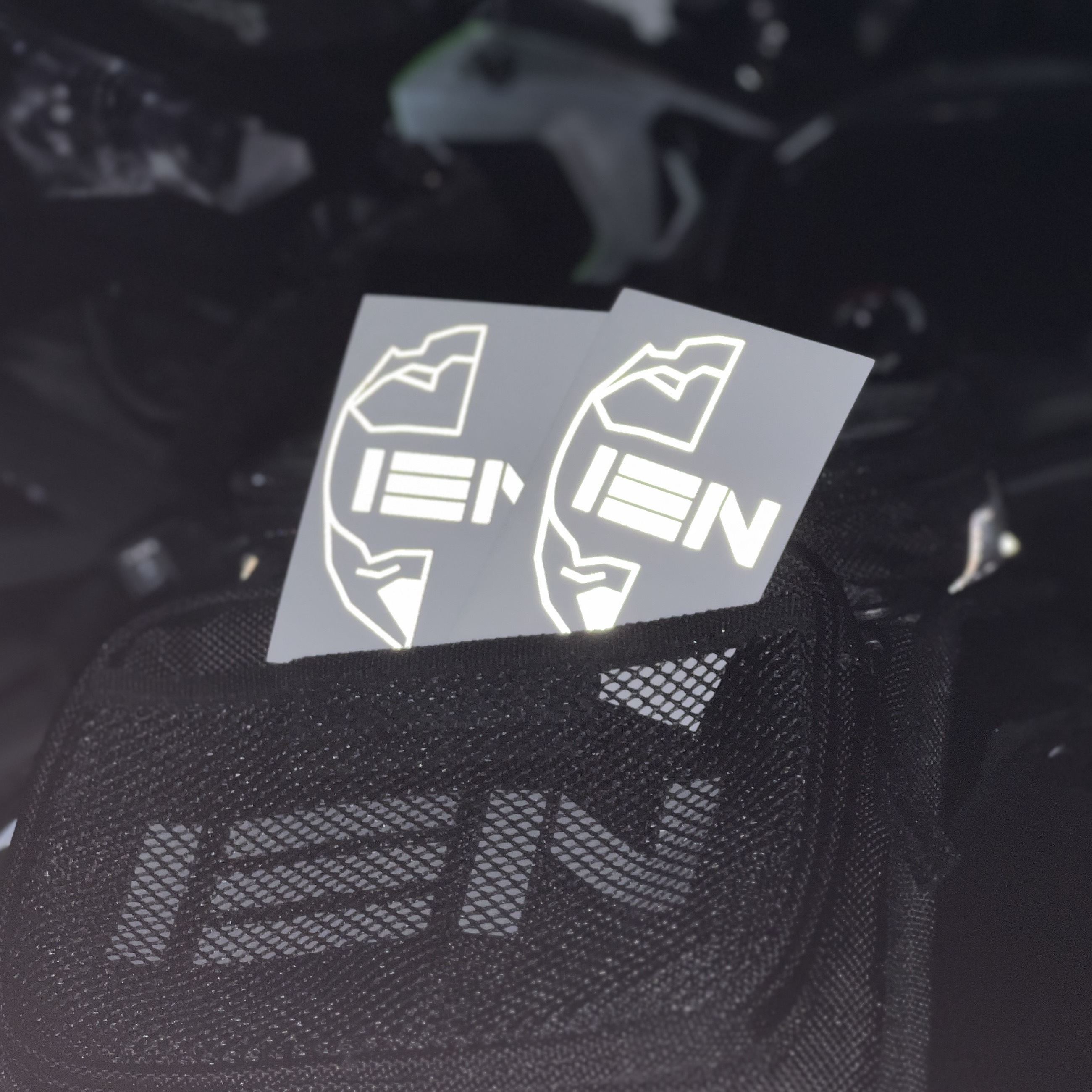 13N 安全帽反光貼紙