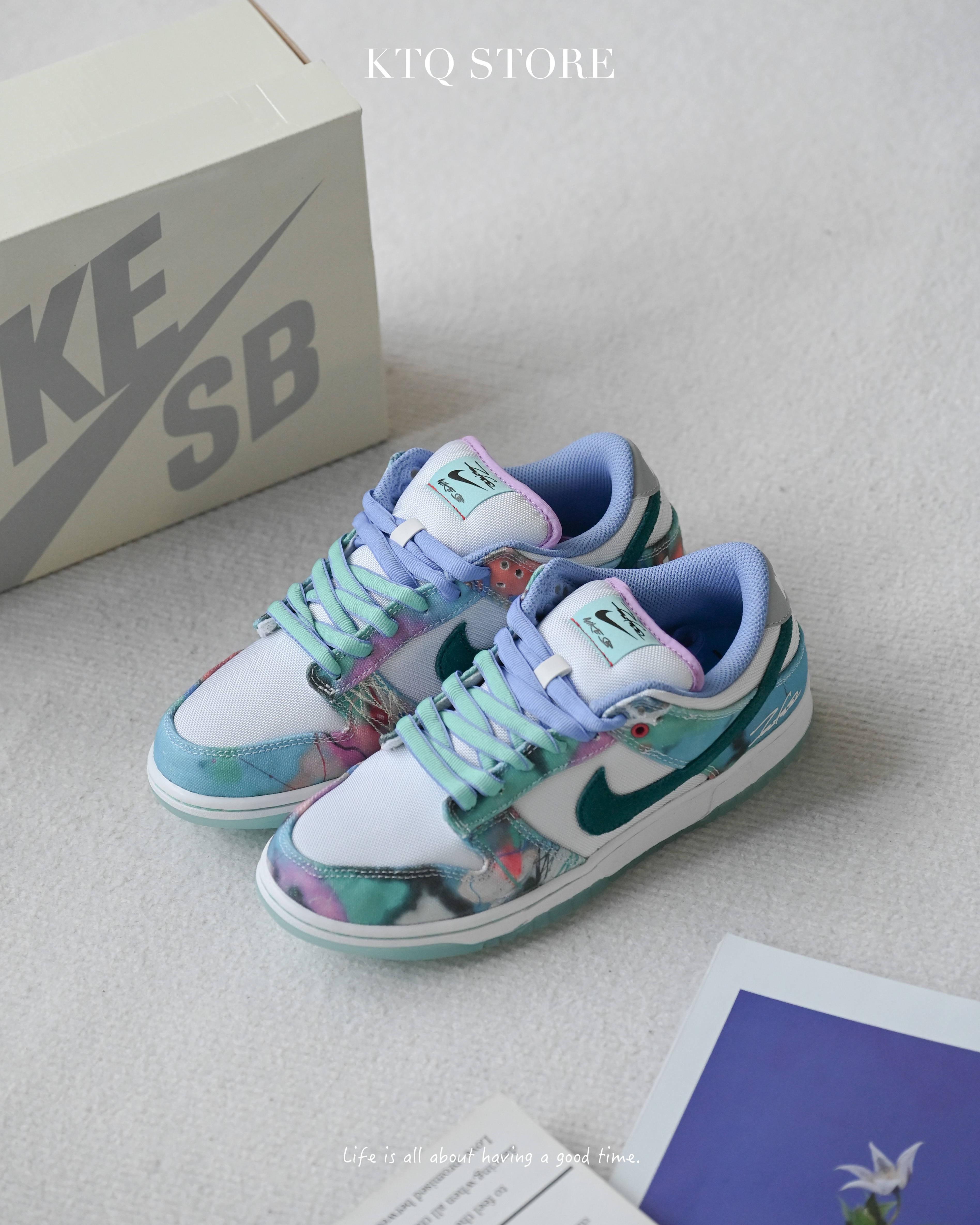 KTQ STORE ‧ Futura laboratories x Nike dunk sb 白藍塗鴉藝術聯名 HF6061-400