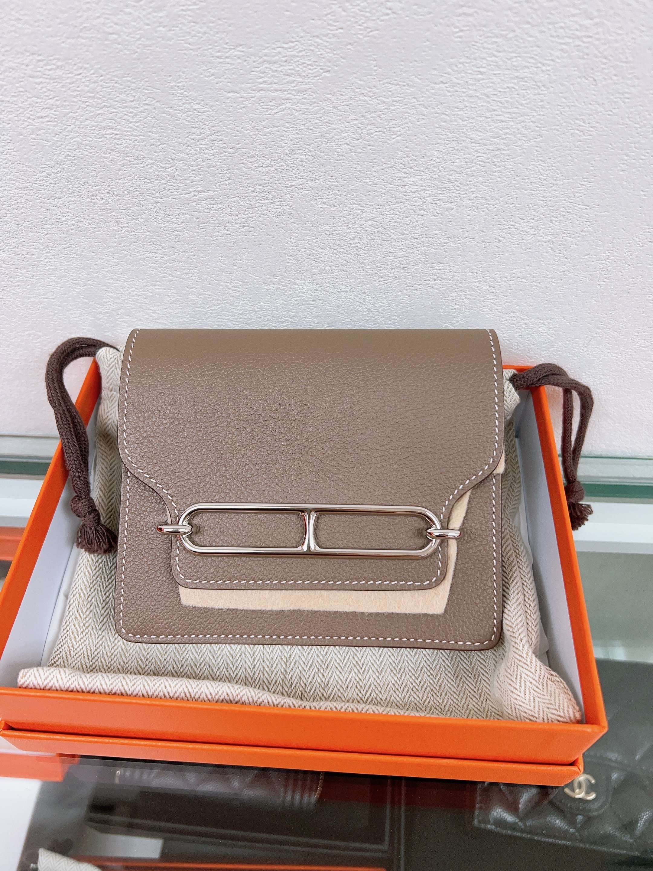 *Unused* Hermes roulis slim wallet/ etoupe PHW/ stamp b