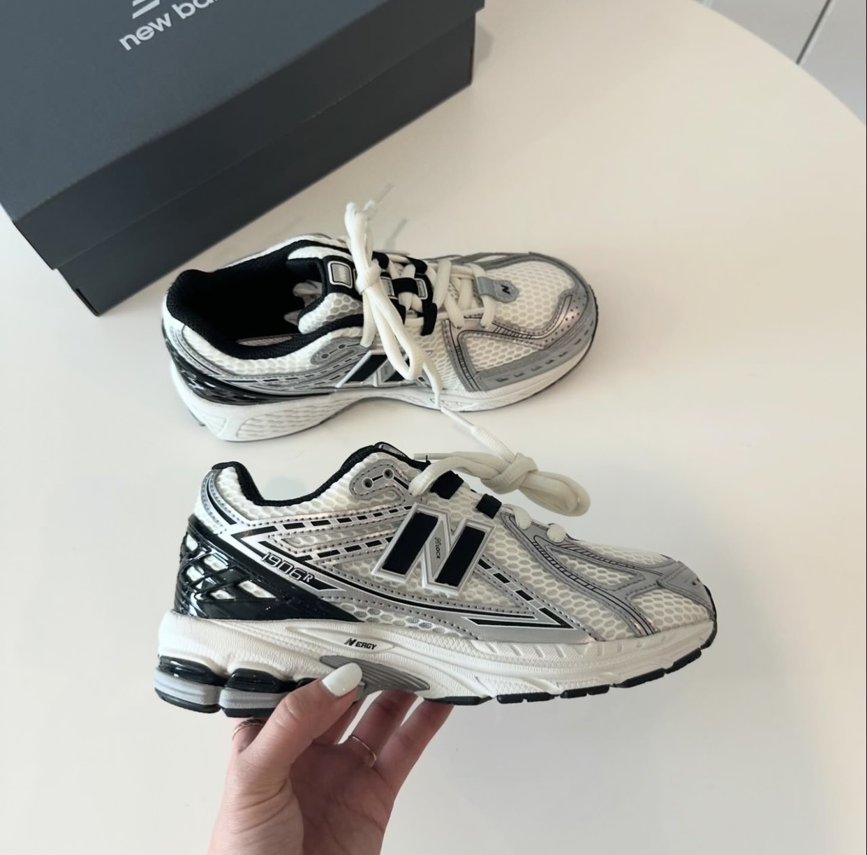 【預訂】New Balance 1906R  白銀黑-GS