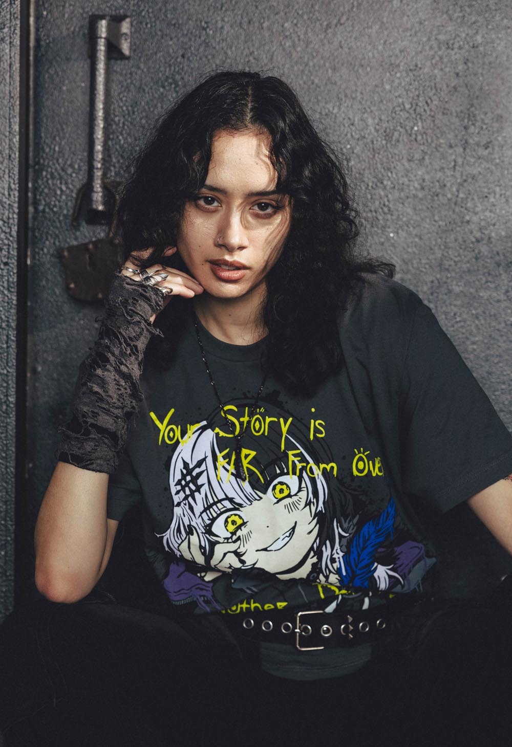 「官方代購」Hololive X OMOCAT Shiori novella T-Shirt👁‍🗨