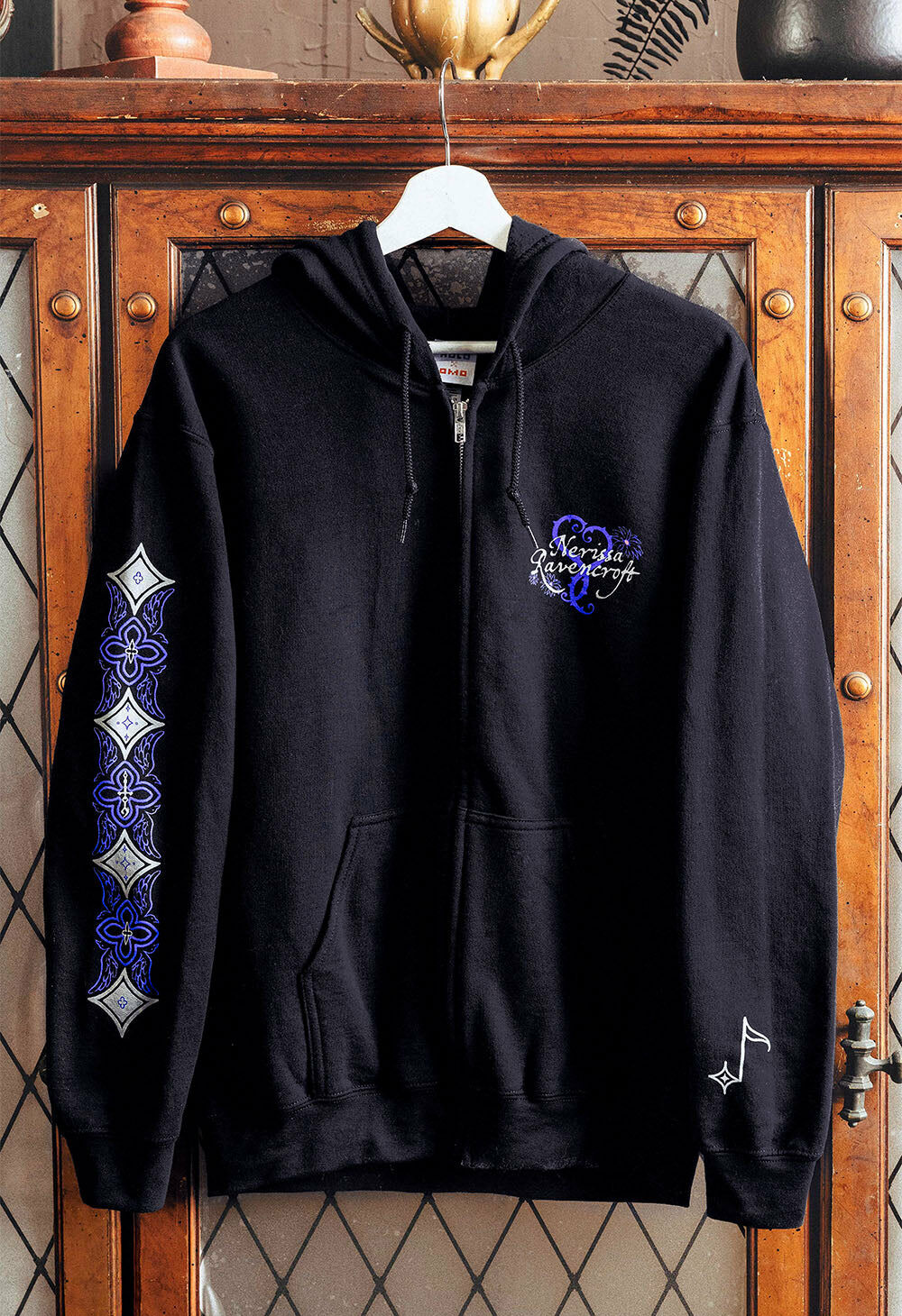 「官方代購」Hololive X OMOCAT NERISSA RAVENCROFT Zip-Hoodie🎼