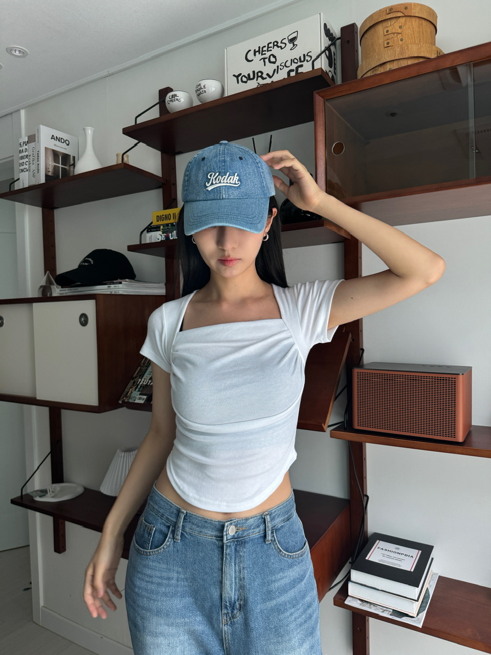 (訂購)  方領薄身皺皺收腰上衣 T0710 (白/黑)