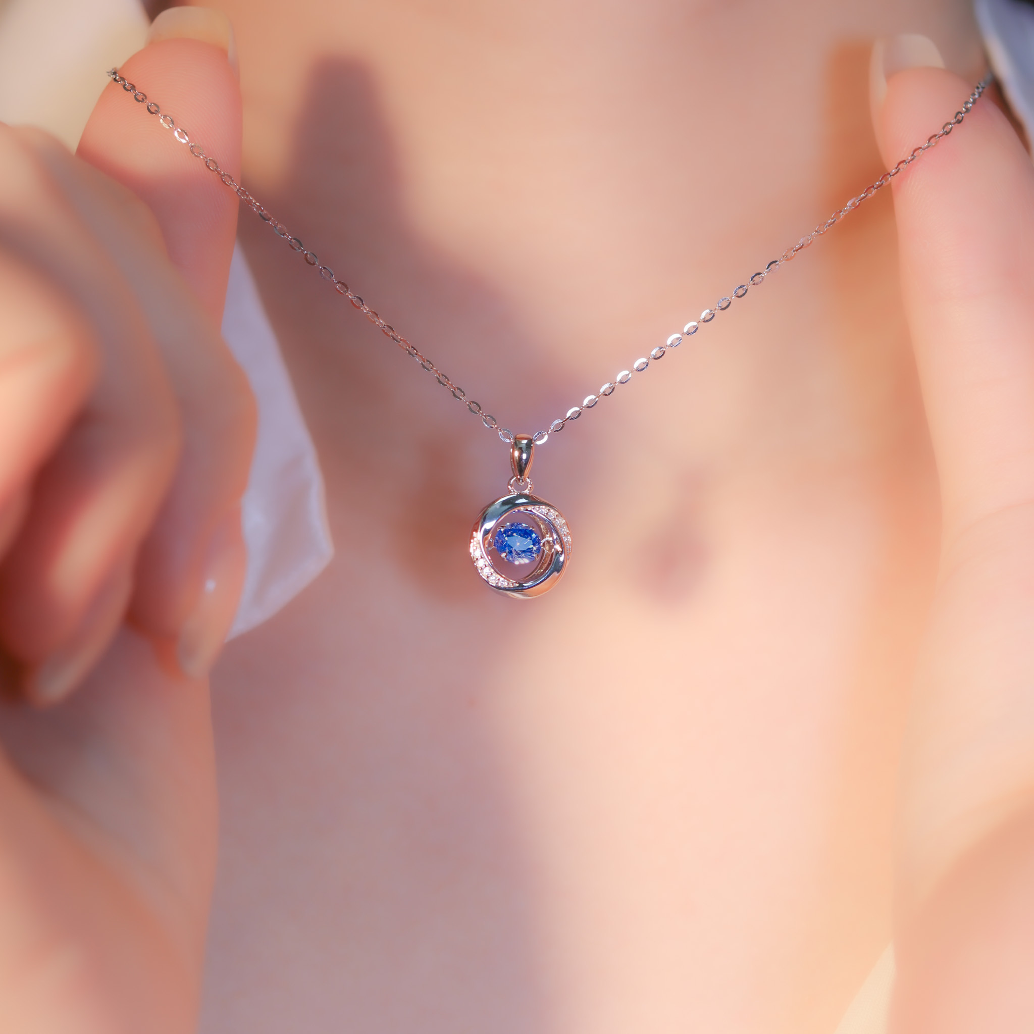 | 925 Silver・White Gold・Rose Gold | Dancing Love Circle Necklace（Silver / Rose Gold） | NE1166 |