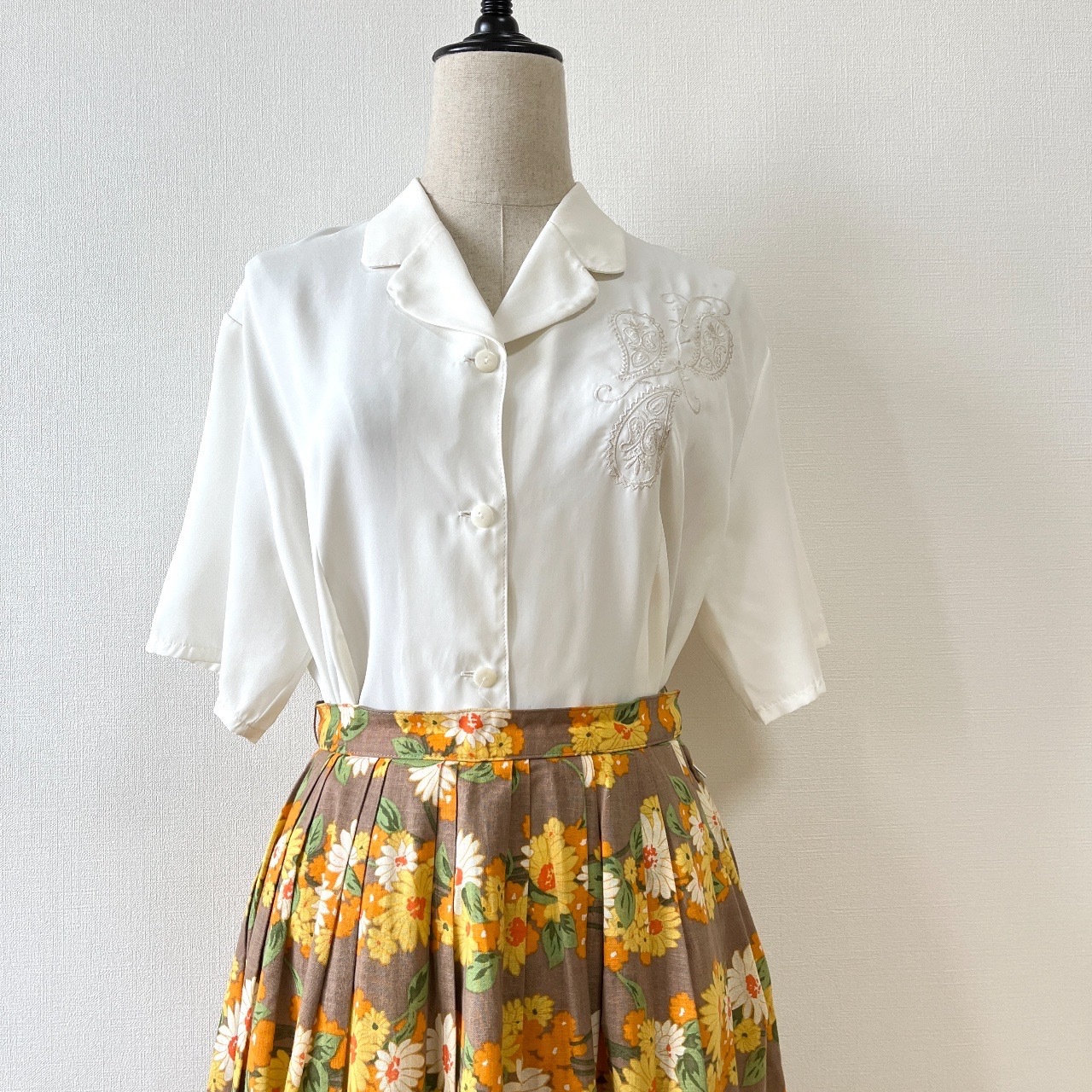 日本製米白色腰果花刺繡古著上衣