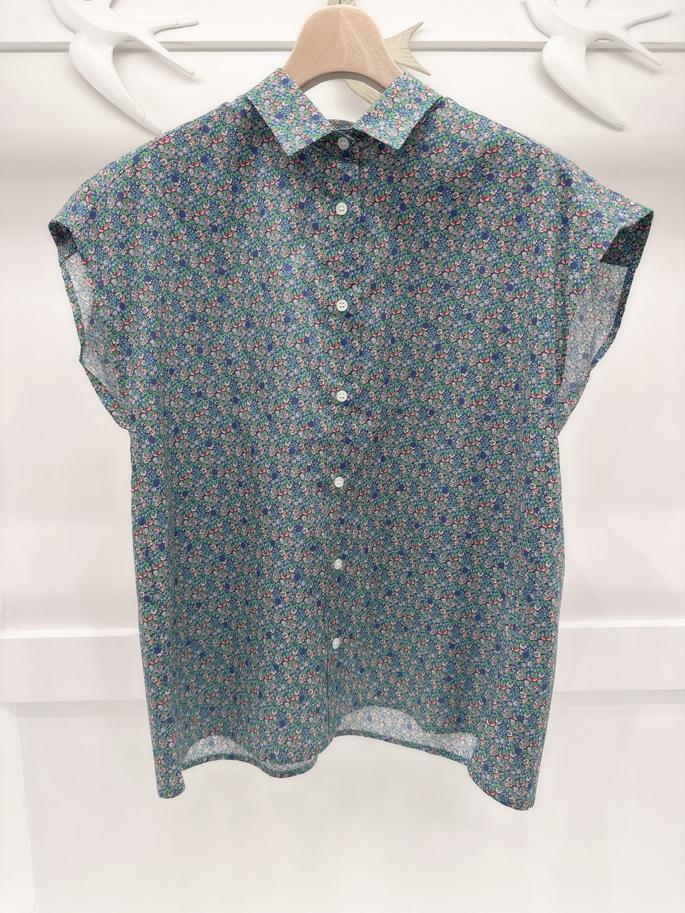 LB斜袖襯衫領上衣