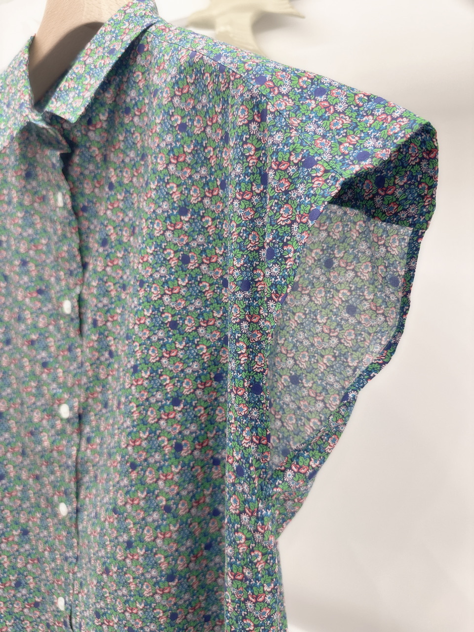 LB斜袖襯衫領上衣