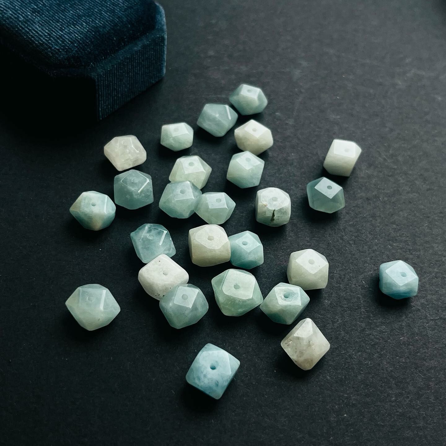 [原石] 海藍寶 不規則 串珠通孔