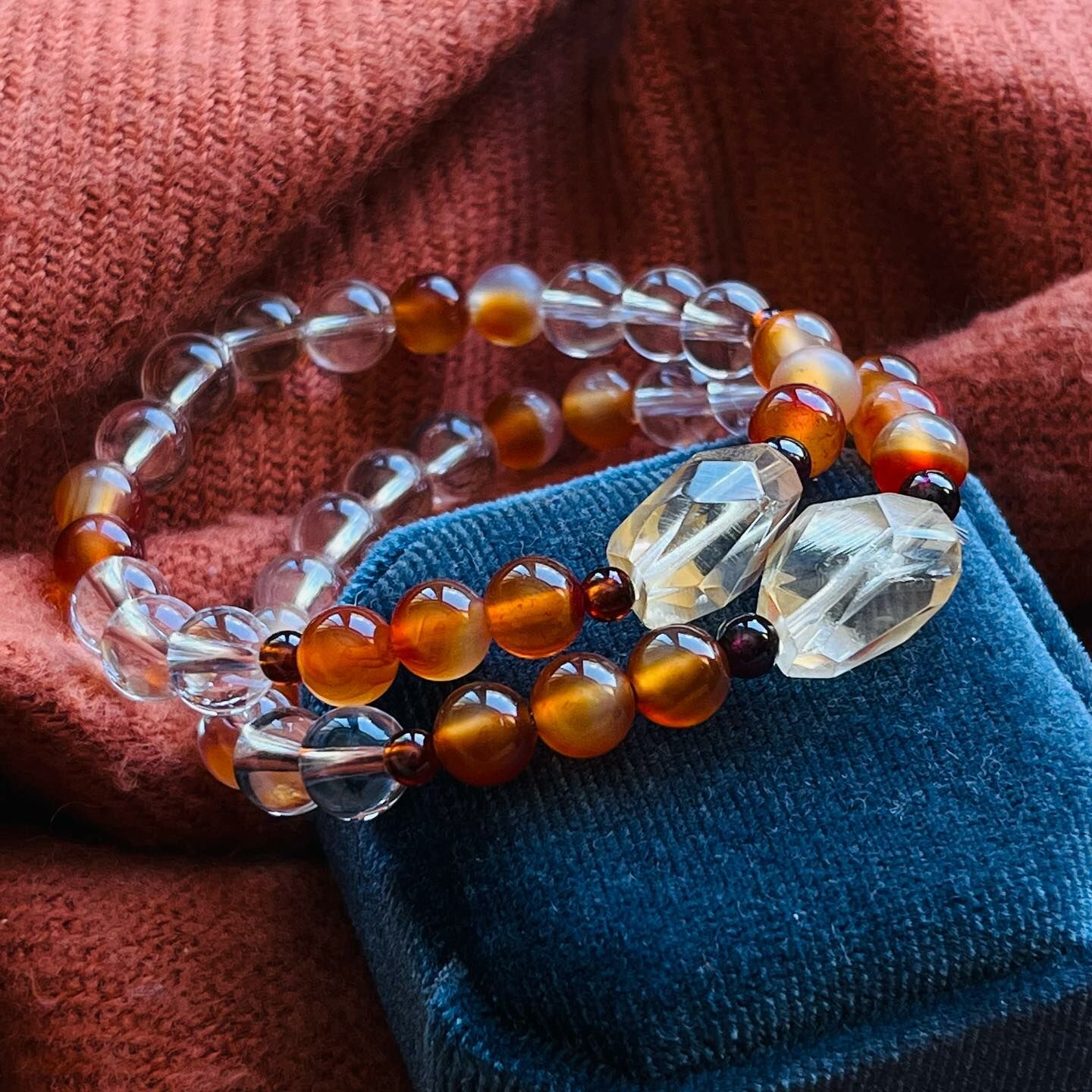 [原石] 紅瑪瑙、白水晶、黃水晶、石榴石 設計款水晶手串