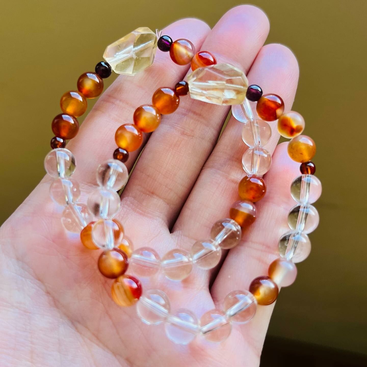 [原石] 紅瑪瑙、白水晶、黃水晶、石榴石 設計款水晶手串