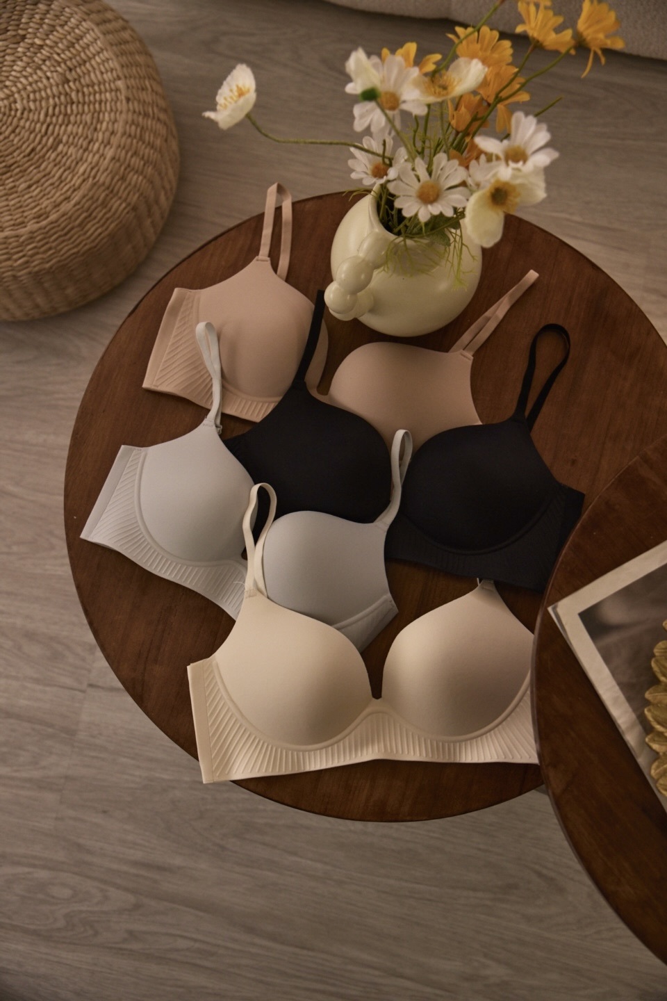 Everyday Seamless Deep V Zero Side-Boob Bra - Black/White/Skin/Starry Blue