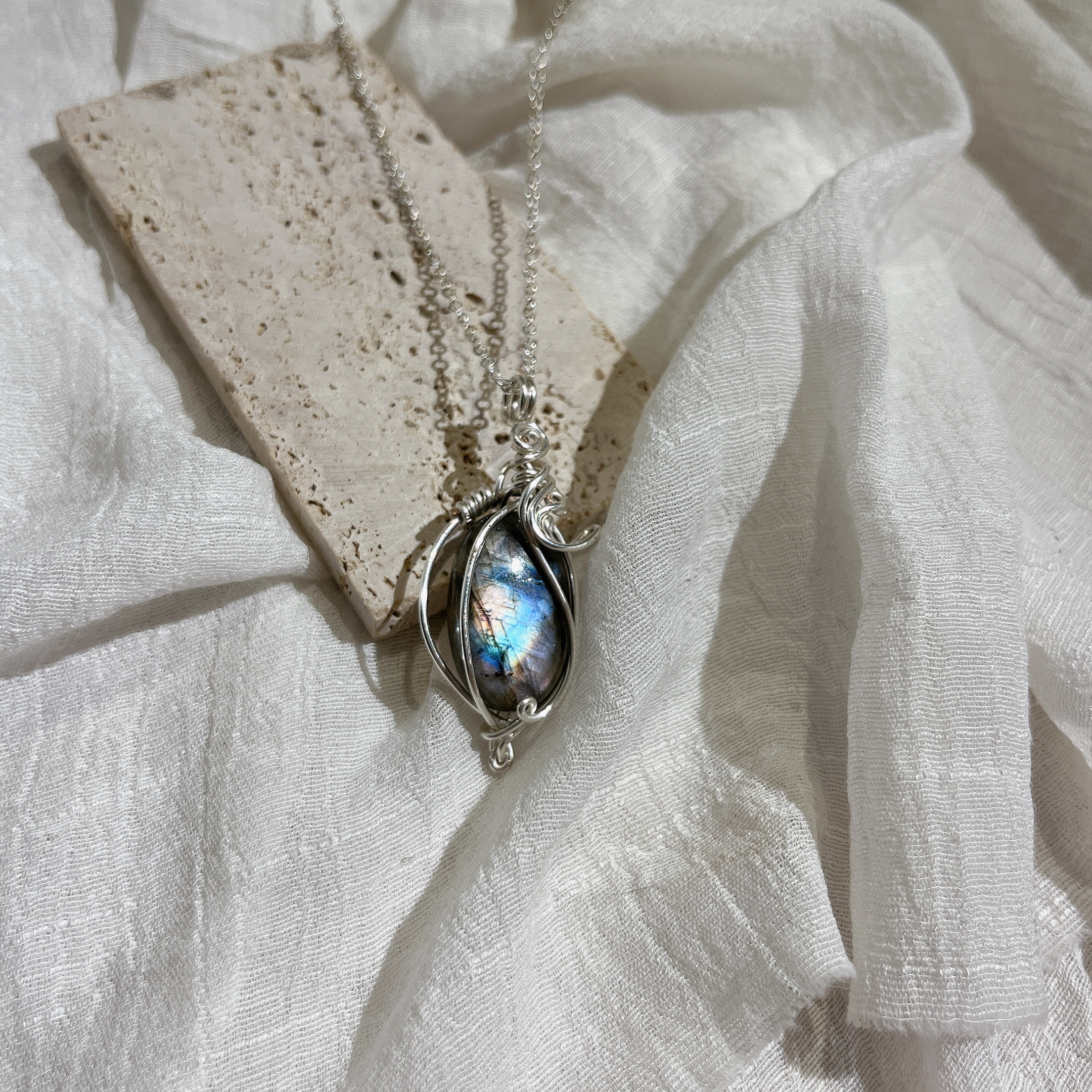 佐尼斯．拉長石