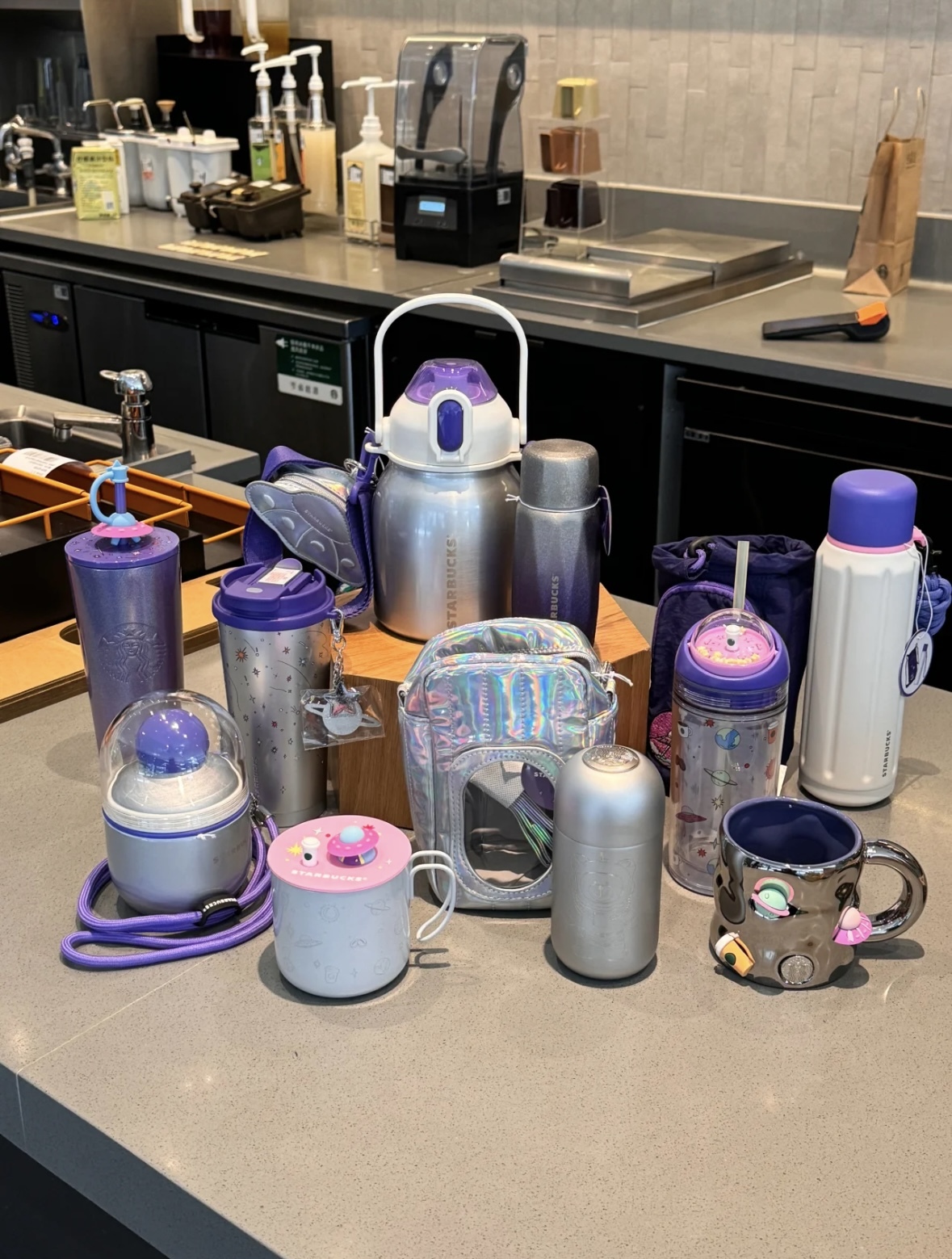 星巴克 Starbucks 海外限定 夏夜星空系列 宇宙飛船 星空 銀色 紫色 Y2K 保溫杯 吸管杯 隨行杯/預購