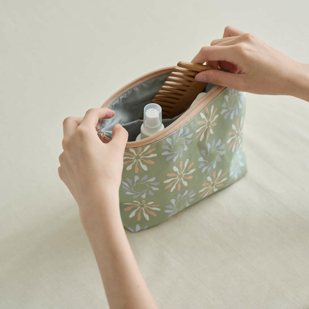 拉鏈梯形收納包/烏秋圈圈/春綠花園/鳥語花窗