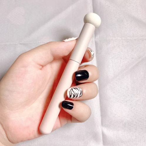 Popular mushroom head concealer brush